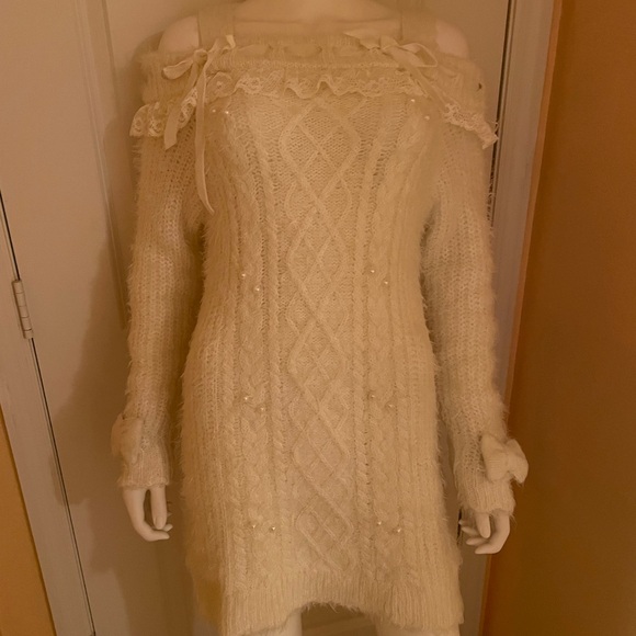 Liz Lisa off the shoulder sweater dress - Picture 2 of 5